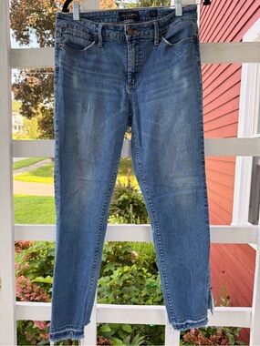 Lucky Brand Medium Wash Straight Leg Women’s Jeans